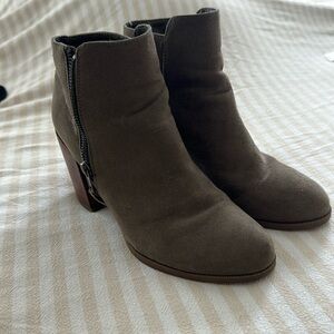 Women’s ankle boots